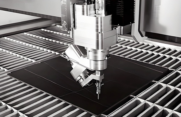 Ac<a href=https://www.kundacnc.com/5-Axis-Waterjet-Garnet-Metals-Abrasive-Water-Jet-Cutter-For-Sale-p.html target='_blank'>5 Axis Waterjet</a> Head
